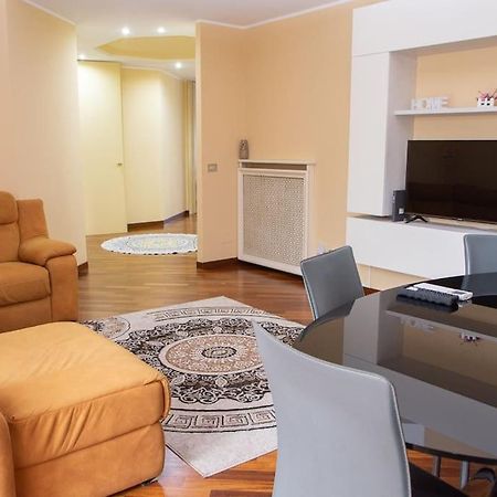 פיאצ'נצה Appartamento Grazioso Con Parcheggio Privato מראה חיצוני תמונה